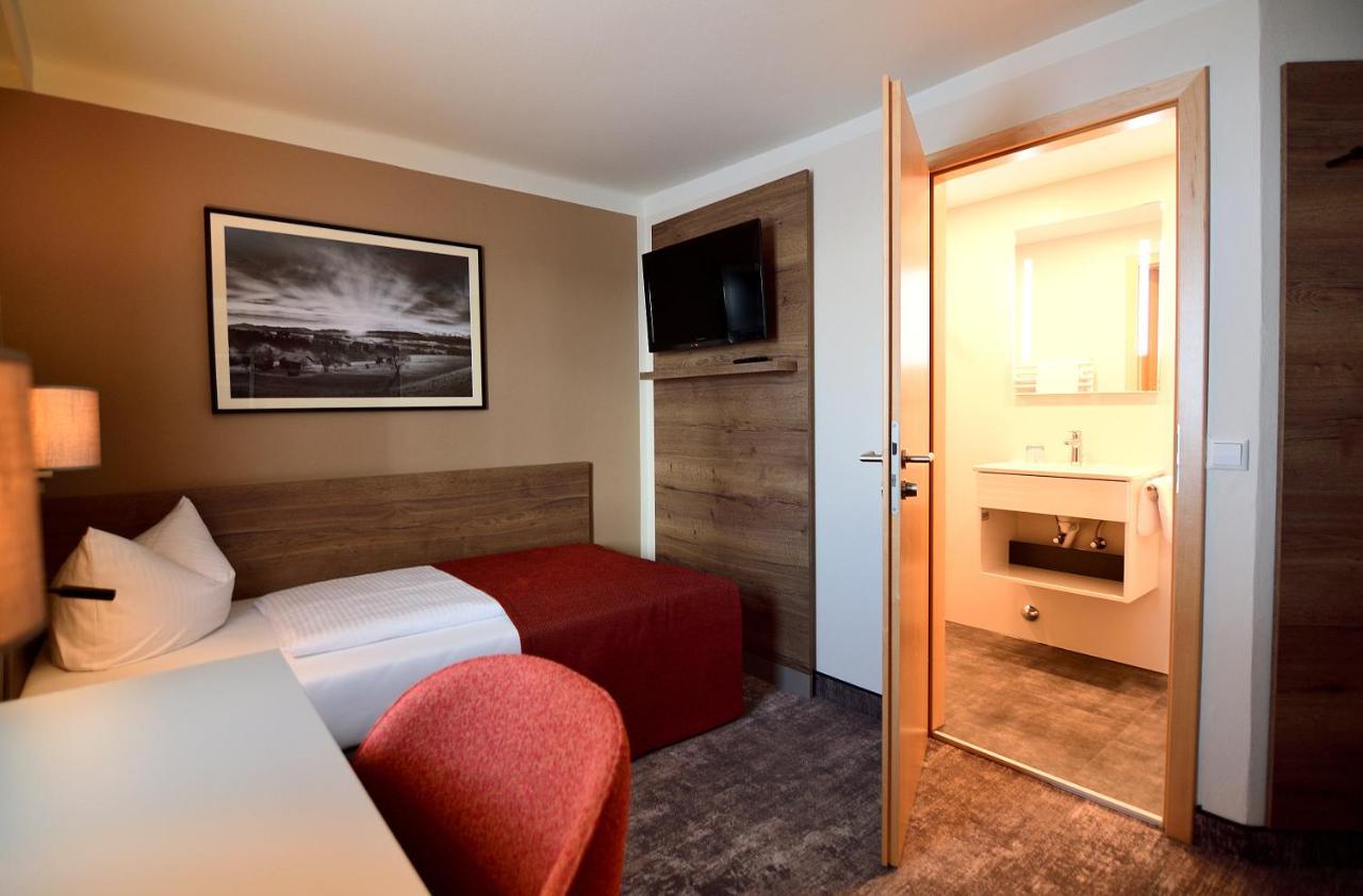 Lindenberger Hof Hotel ลินเดนแบร์ก เอม อัลกอย ภายนอก รูปภาพ