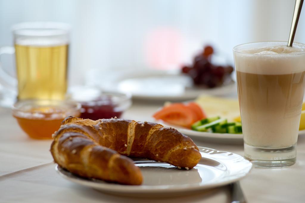 Lindenberger Hof Hotel ลินเดนแบร์ก เอม อัลกอย ภายนอก รูปภาพ